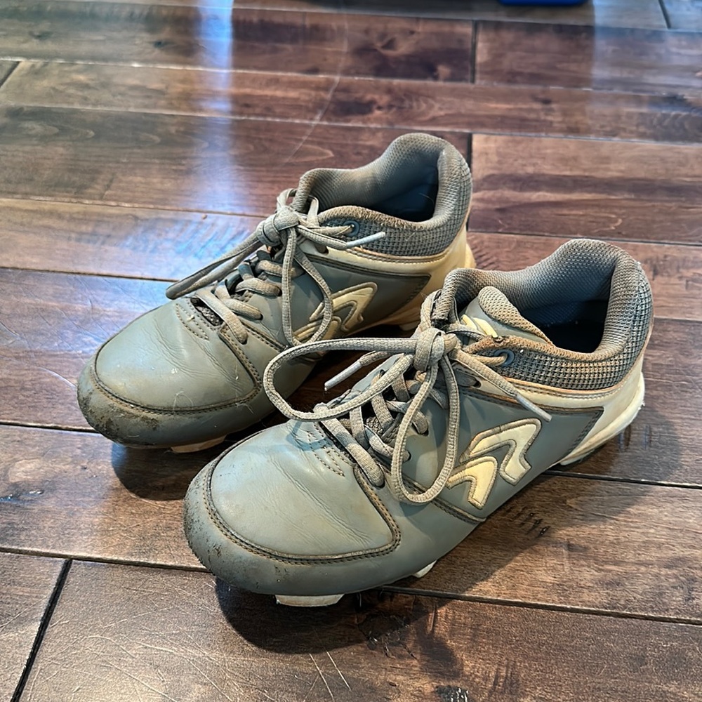 Ringor Mold Cleats